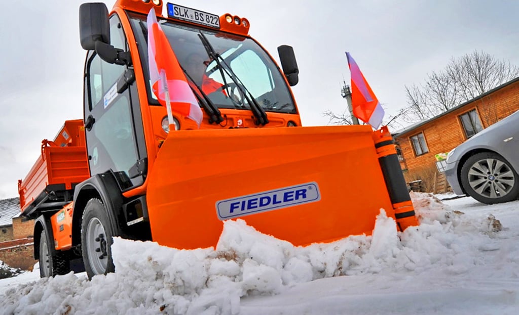 Auch die Wintertechnik - dieses Fahrzeug wurde 2011 übergeben - muss im Seeland erneuert werden. Noch einen Winter halte sie nicht durch, so der Bauhofchef.