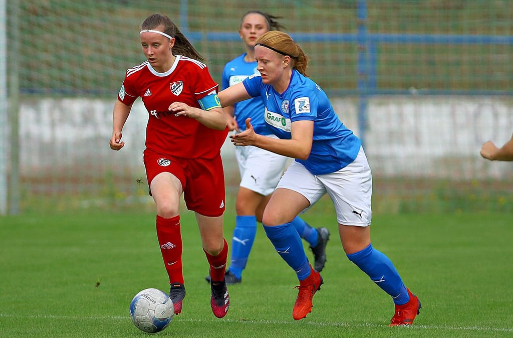 Cora Ellermann (am Ball) kehrt mit dem MFFC heute in den Spielbetrieb zurück – nach zwei Monaten Pause.