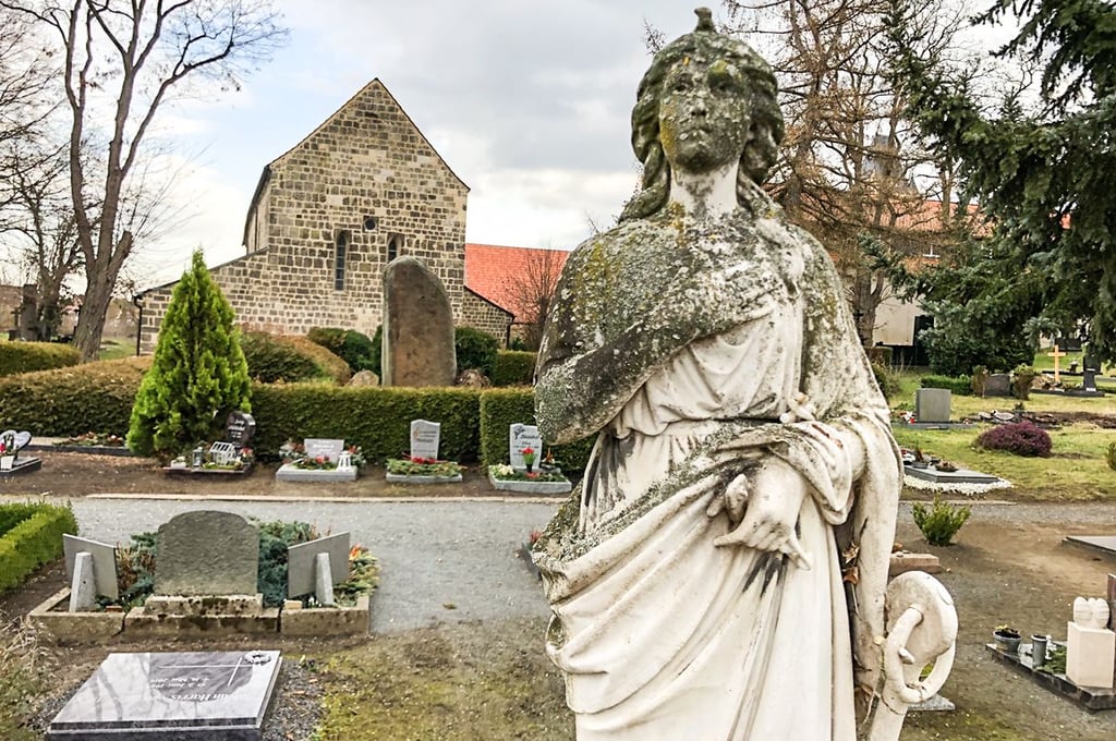 Der Wipertifriedhof ist einer von sechs Friedhöfen in Trägerschaft der Evangelischen Kirchengemeinde Quedlinburg.
