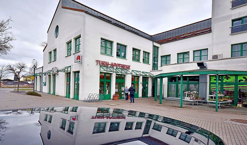 Die Turm-Apotheke befindet sich in der Reudener Straße in Wolfen.