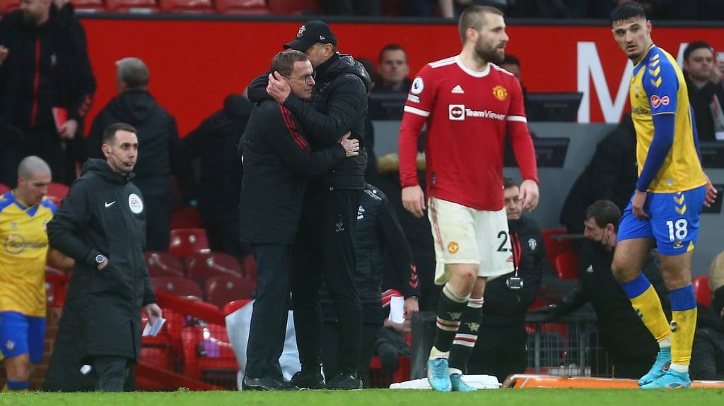 Herzliche Begrüßung zwischen 