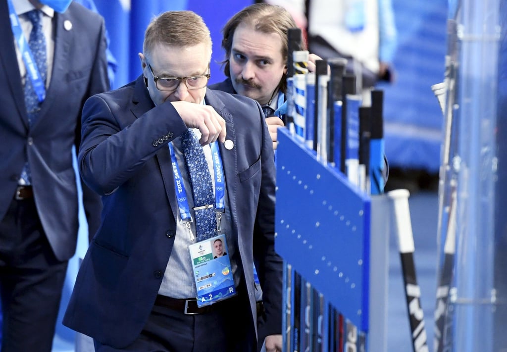 Der finnische Eishockey-Trainer Pasi Mustonen muss aus dringenden privaten Gründen in die Heimat zurückkehren.