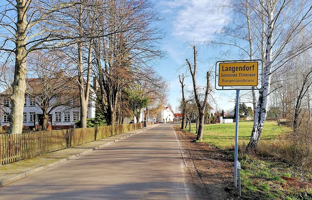 Ein Blick auf Langendorf in der Elsteraue. Außerhalb des Ortes will ein privater Investor einen riesigen Solarpark bauen.