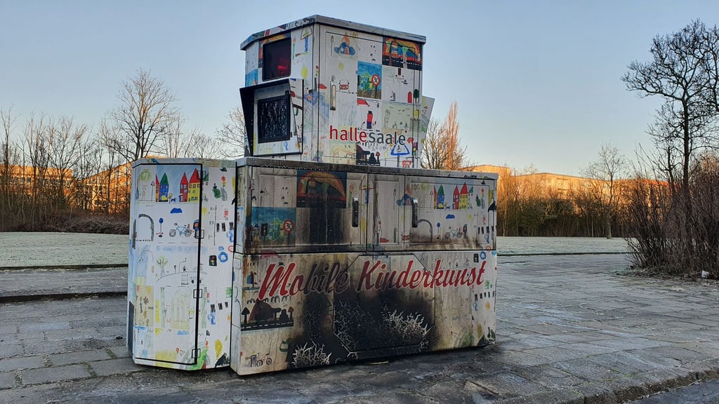 Die "Gulaschkanone" stand ind er Nacht zu Samstag in Halle-Neustadt.