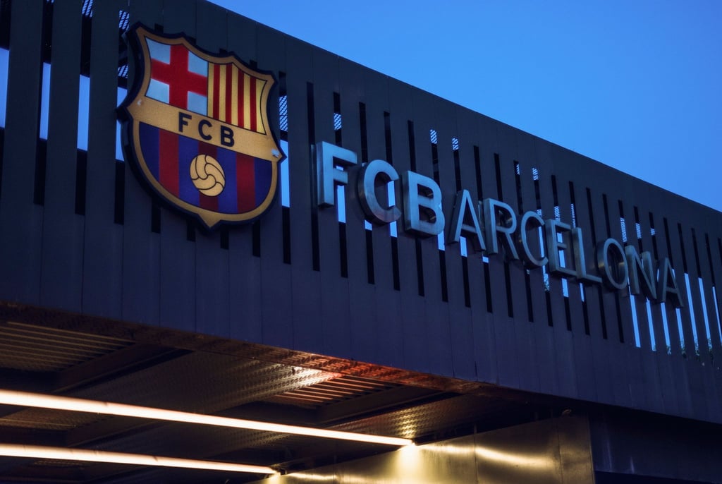 Der FC Barcelona hat den Rücktritt von Geschäftsführer Ferrán Reverter Planet bekanntgegeben.
