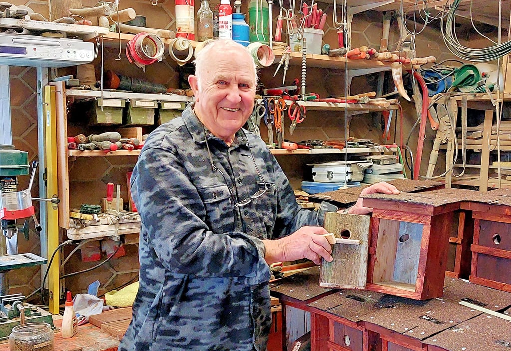 In seiner Werkstatt hält sich der 84-jährige Karl-Heinz Tiede am liebsten auf.