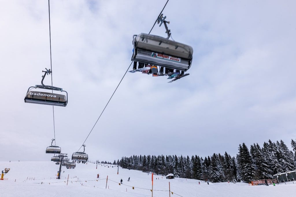 Die Polizei hat die Ermittlungen zum Unfallhergang im Skigebiet in Sachsen aufgenommen.