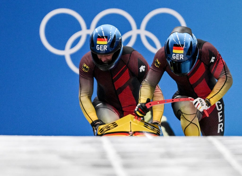 Nach dem 3. Lauf im Zweierbob-Wettkampf führt Francesco Friedrich (r) mit seinem Anschieber Thorsten Margis.