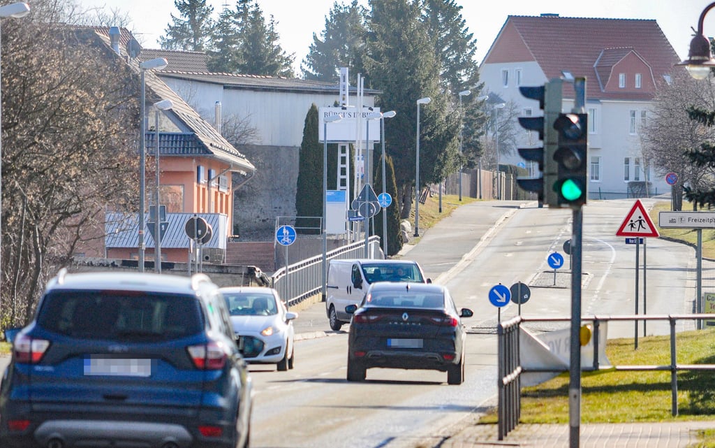 Begonnen wird mit dem Kanalbau an der Bundessstraße.
