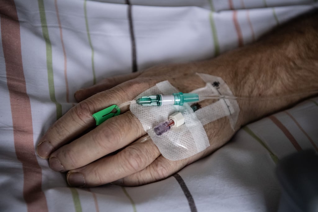 Drei weitere Menschen sind im Zusammenhang mit dem Corona-Virus verstorben.