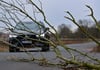 Zahlreiche Bäume stürztenin Sachsen um, Verkehrsschilder wurden aus den Verankerungen gerissen und es kam in einigen Orten zu Überschwemmungen auf Straßen.