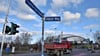 Derzeit ist eine provisorische Ampelanlage an der Kreuzung zwischen den Arenen in Magdeburg installiert.