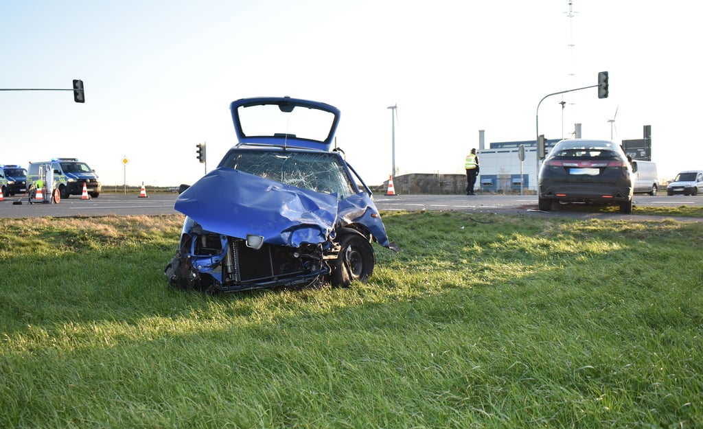 Zwei Schwerverletzte auf der B184