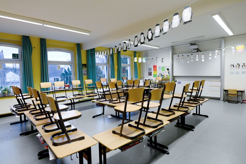 Unterricht in Blöcken, dafür aber leicht verkürzt - das soll Lehrerarbeitszeit für pädagogische Aufgaben frei schaufeln.