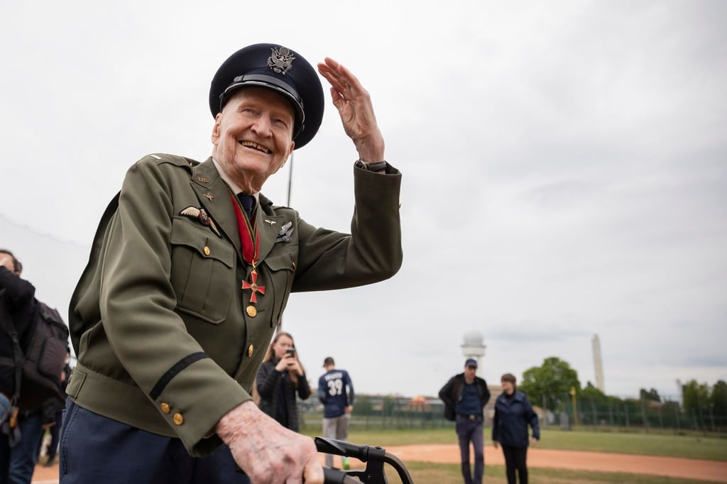 Der ehemalige Luftbrückenpilot Gail Halvorsen ist mit 101 Jahren gestorben.