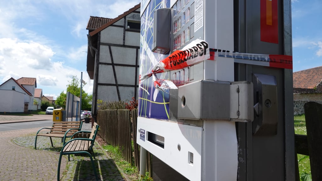 Salzwedeler haben in Niedersachen einen Zigarettenautomaten gesprengt.