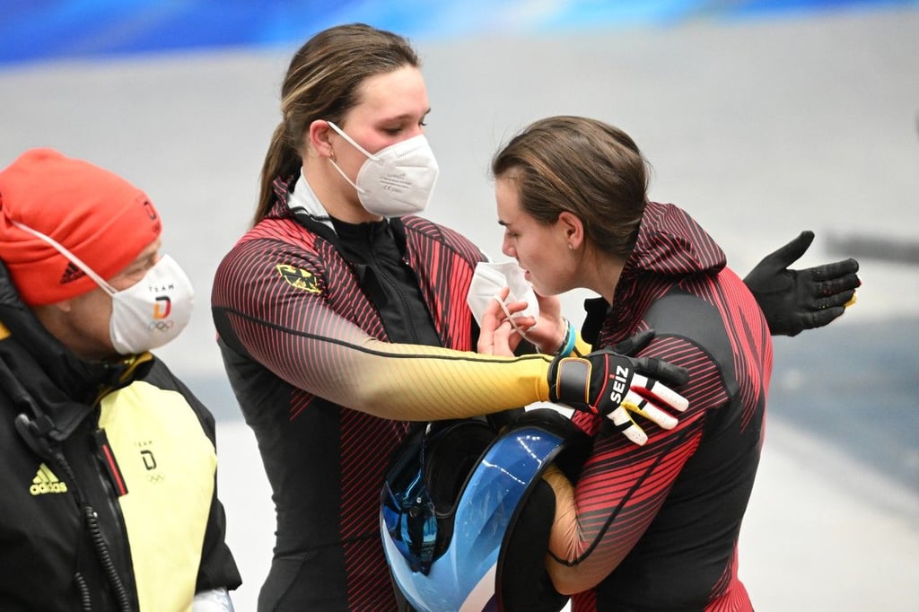 Kim Kalicki (r) und Lisa Buckwitz aus Deutschland haben im Zweierbob den vierten Platz belegt.
