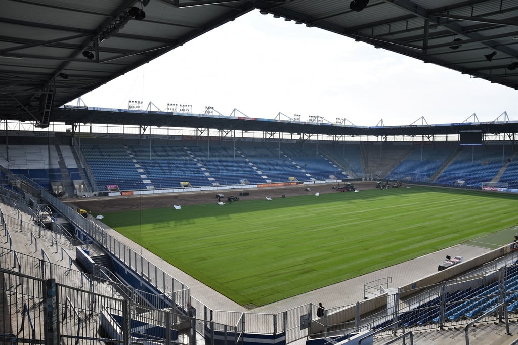 Die MDCC-Arena ist die Heimstätte des 1. FC Magdeburg, der die Tabelle in Liga 3 anführt.