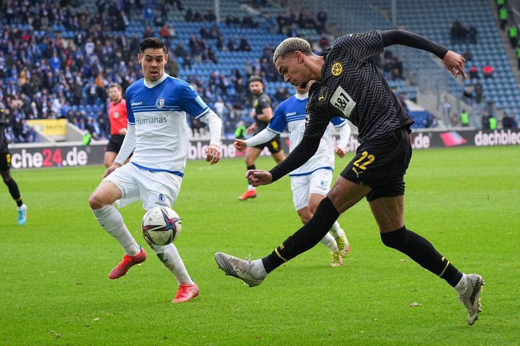 2:0-Heimsieg für Magdeburgs Raphael Obermair gegen Borussia Dortmund II (Justin Njinmah)