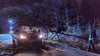 In der Nacht zum Samstag musste die Frewillige Feuerwehr Ziegelroda unter anderem ausrücken, um einen umgestürzten Baum von einem Transporter zu hieven.
