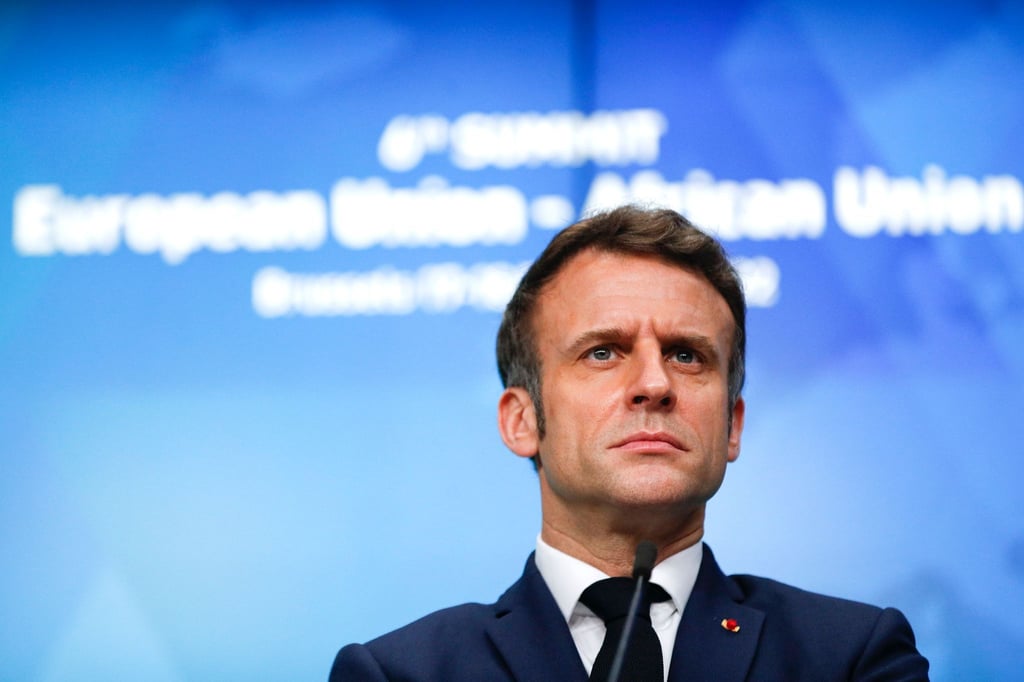 Frankreichs Präsident Emmanuel Macron hat am Abend mit dem iranischen Präsidenten Ebrahim Raisi telefoniert.