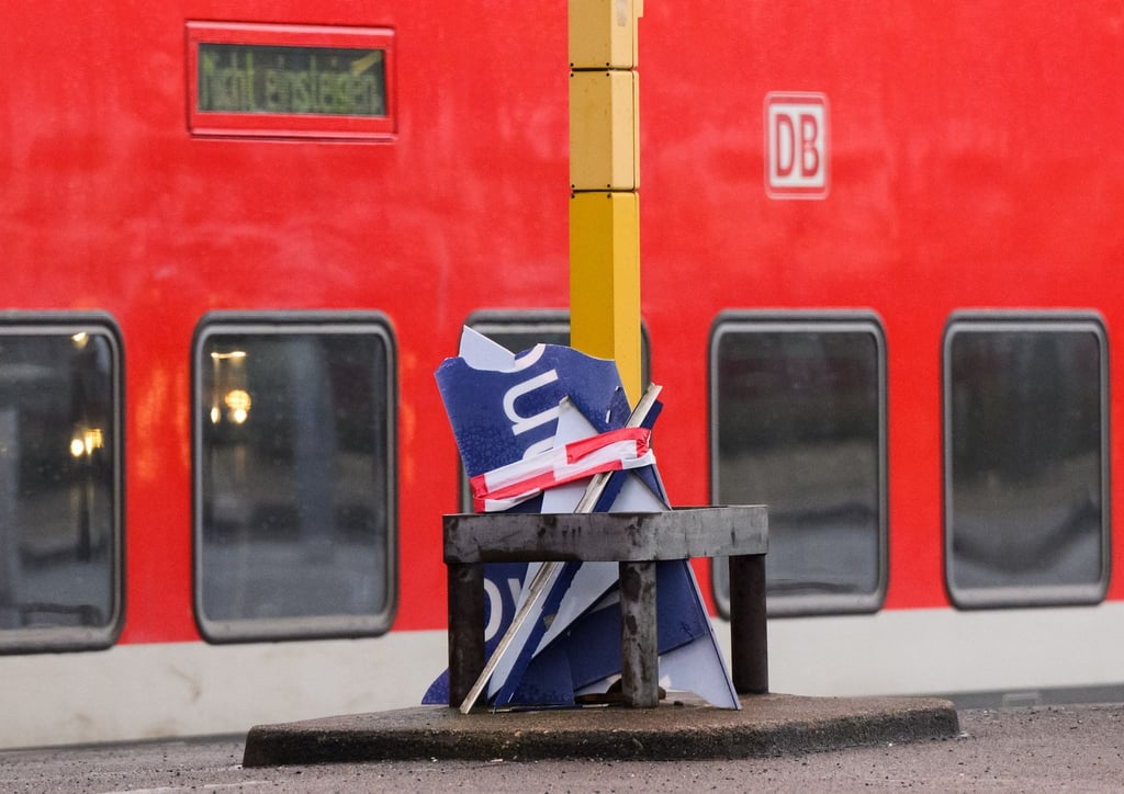 Bei der Bahn gibt es wegen der Stürme weiter Einschränkungen.