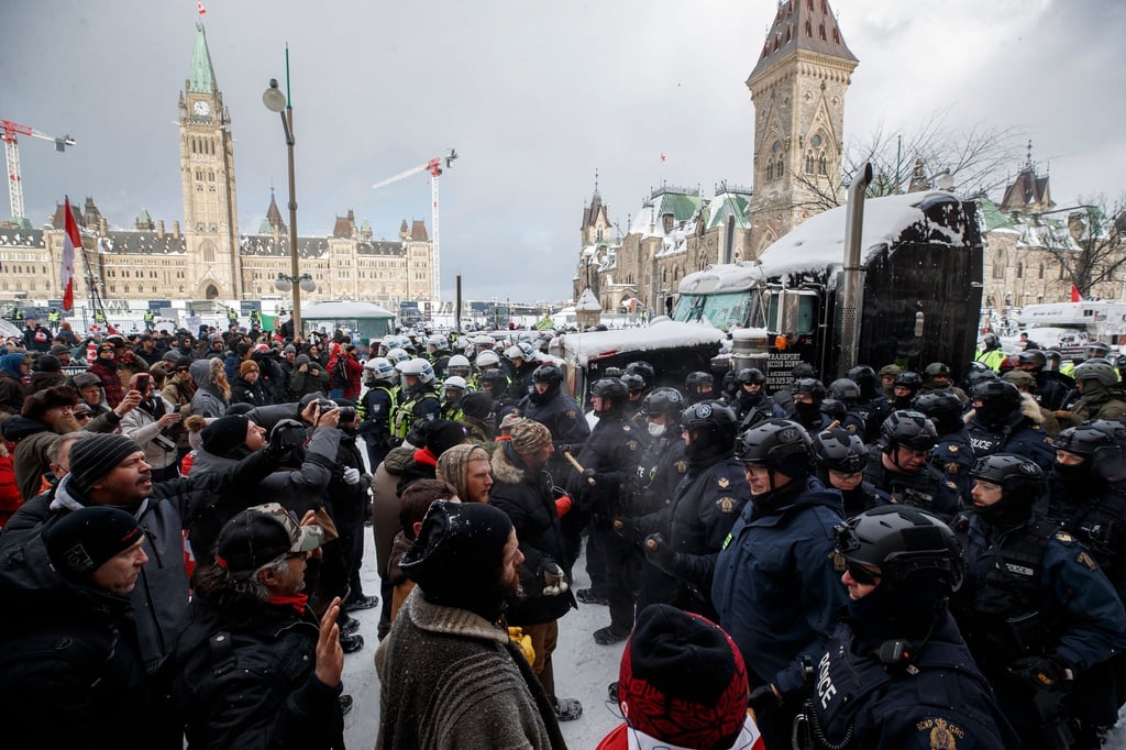Nach wochenlanger Blockade von Kanadas Hauptstadt Ottawa wegen der Corona-Politik der Regierung greift die Polizei nach eigenen Angaben nun durch.