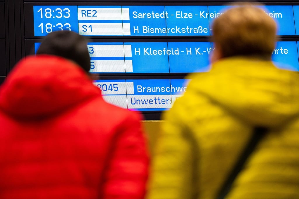 Bei Verspätung oder Zugausfall greifen die allgemeinen Fahrgastrechte.