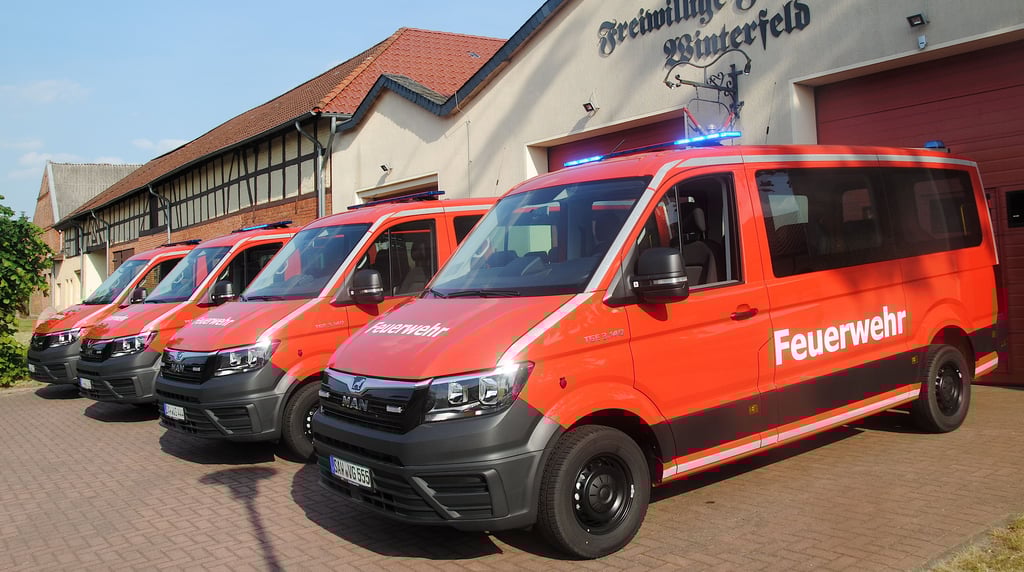 2021 wurden vier nagelneue Mannschaftstransportwagen (MTW) für die VG-Feuerwehren angeschafft. Im September hofft die Verbandsgemeinde auf die Übergabe zweier Hilfeleistungs-Löschgruppenfahrzeuge (HLF) 20 für die Beetzendorfer und die Winterfelder Wehr.