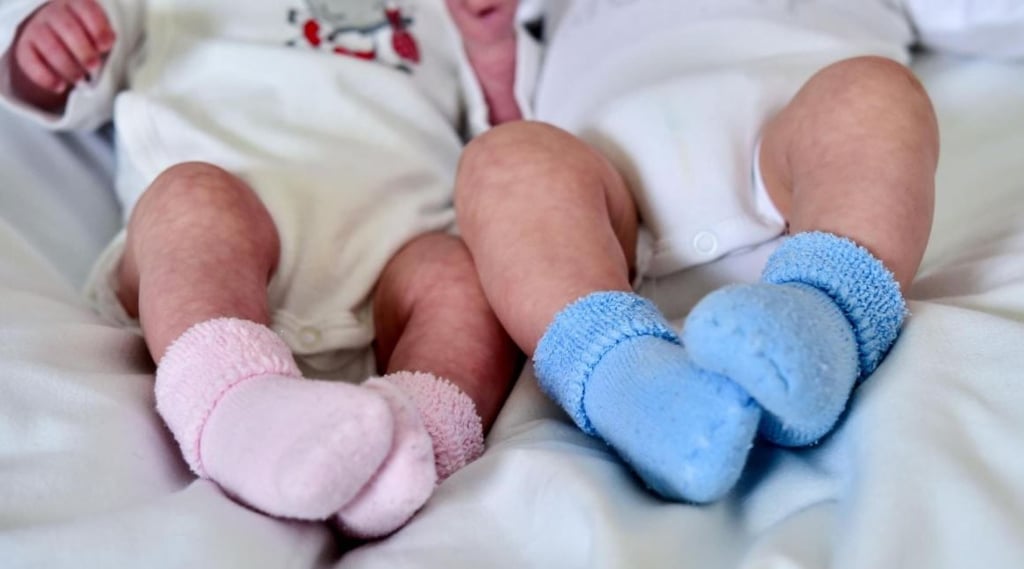 Wenn ein Kind zur Welt kommt sind für die Eltern vor allem das Geschlecht und die Gesundheit des Babys wichtig. Doch gerade die Frage nach dem Geschlecht wirkt sich auf das gesamte Leben des Neugeborenen aus. Symbolbild: