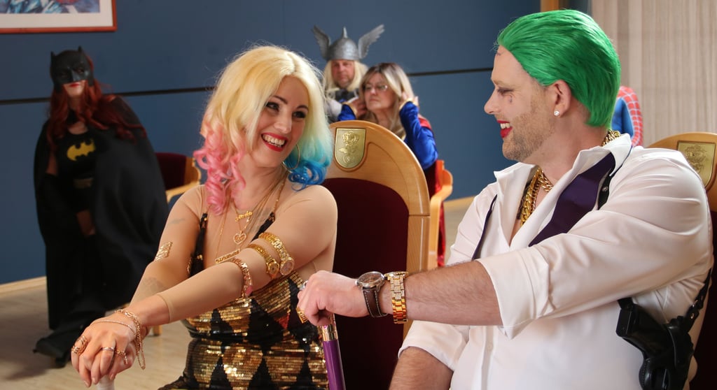 Ivonne und Maximilian Guschall bei ihrer Trauung als Harley Quinn und Joker.