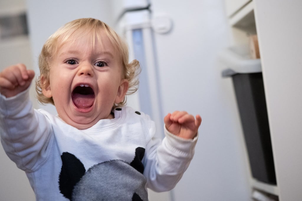 Wenn das Kind abends völlig aufgedreht und kreischend durch die Wohnung flitzt, braucht es vor dem Schlafengehen erst noch eine Ruhephase zum Runterkommen.