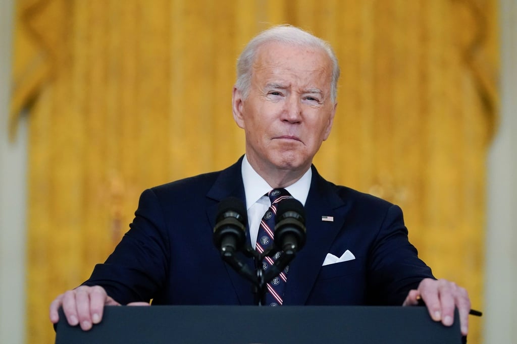 US-Präsident Joe Biden spricht im East Room des Weißen Hauses zur Lage in der Ukraine.