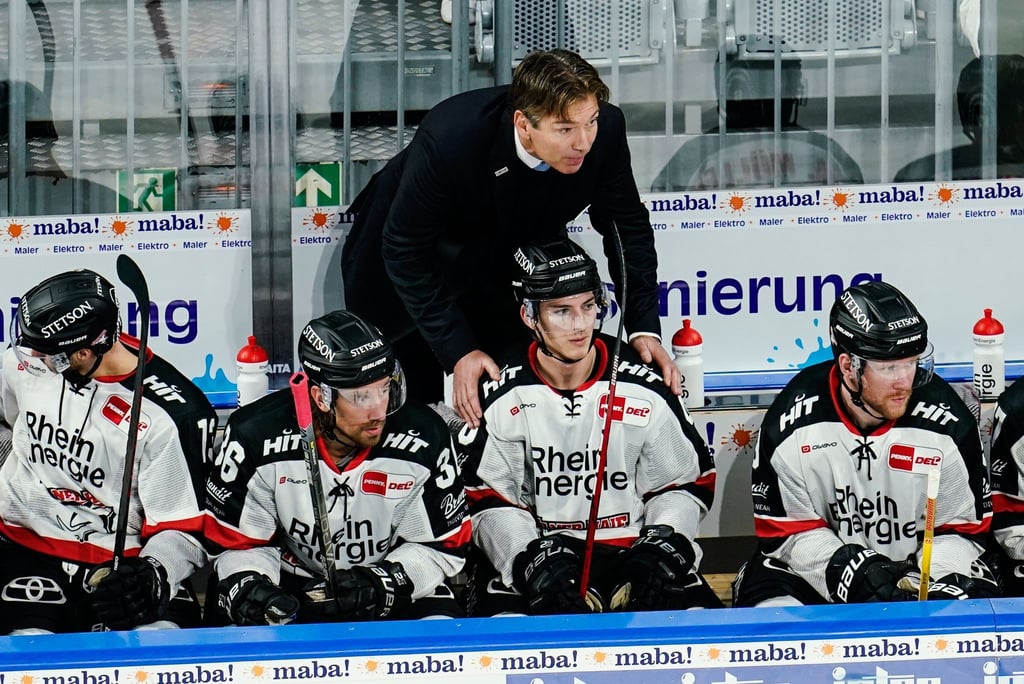 Die Kölner Haie um Trainer Uwe Krupp gewannen erstmals 2022.