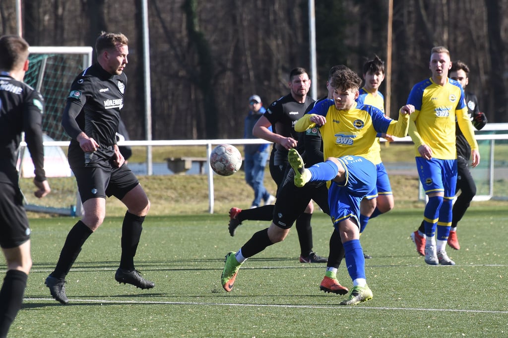 Leo Anton Hinrichsmeyer, hier gegen den FC An der Fahner Höhe, ist mit dem SC Bernburg gefordert.
