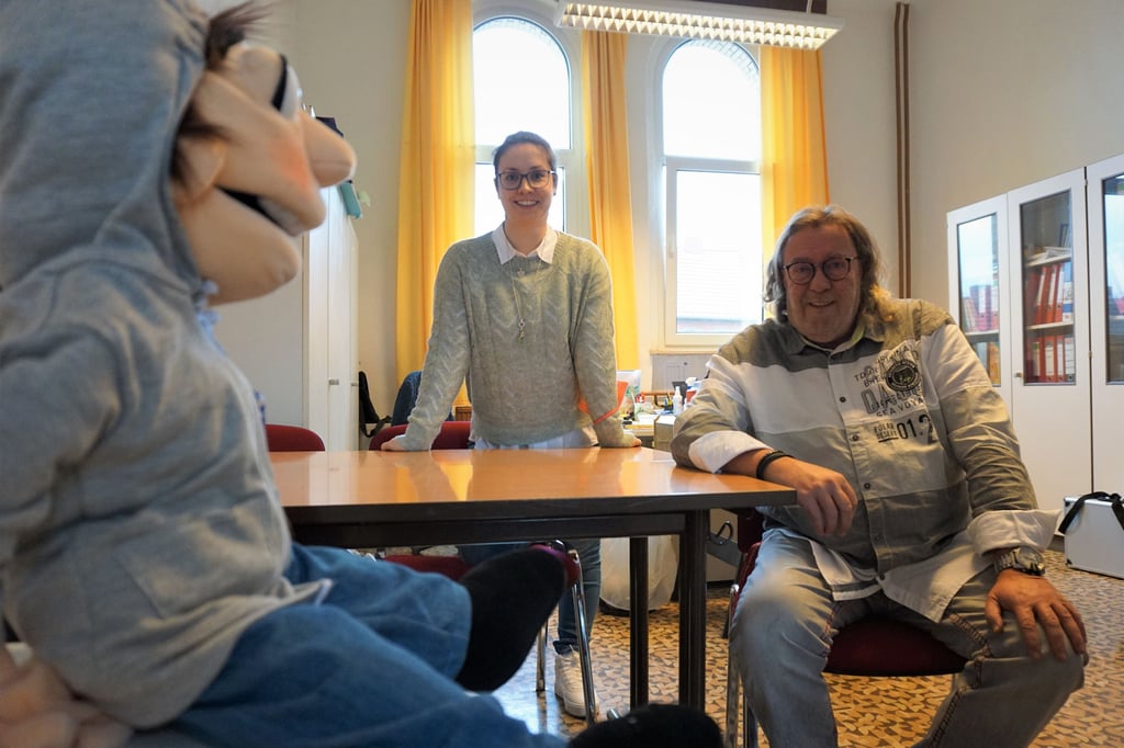 Raum für Probleme: In ihrem Beratungszimmer haben die Schulsozialarbeiter Nicole Hehr und Marcel Theunissen ein offenes Ohr für Schülersorgen.