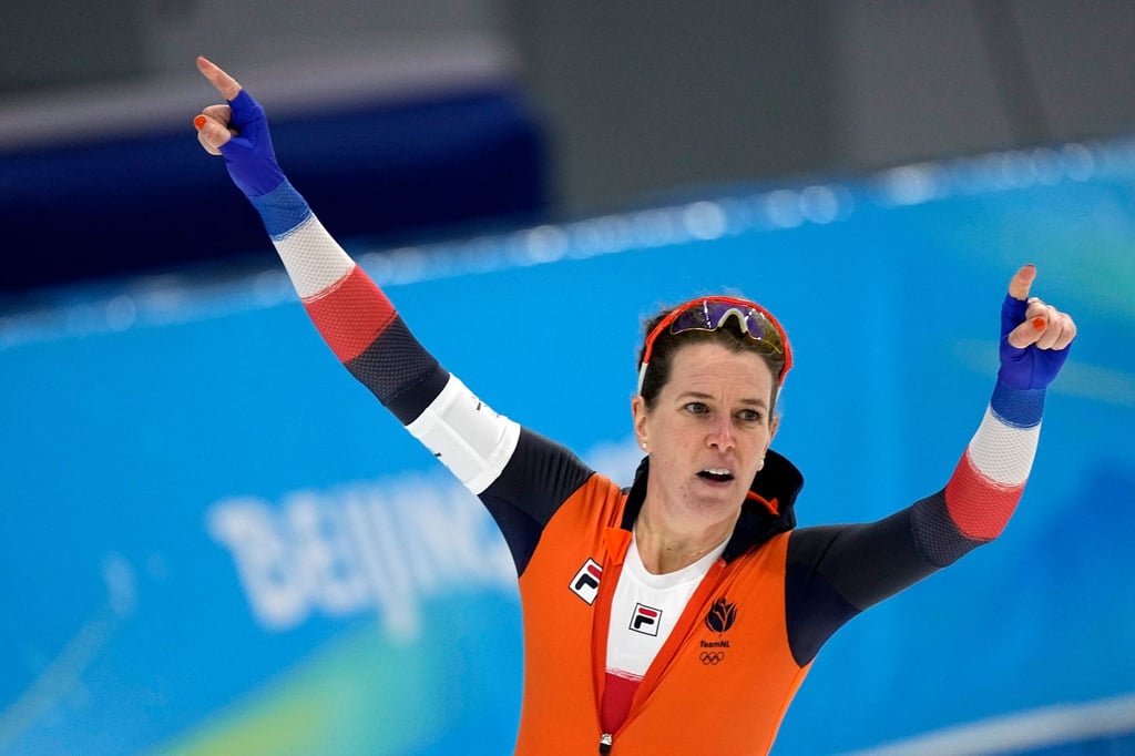 Eisschnellläuferin Ireen Wüst hat gemeinsam mit Irene Schouten und Marijke Groenewoud Bronze in der Mannschaftsverfolgung gewonnen.
