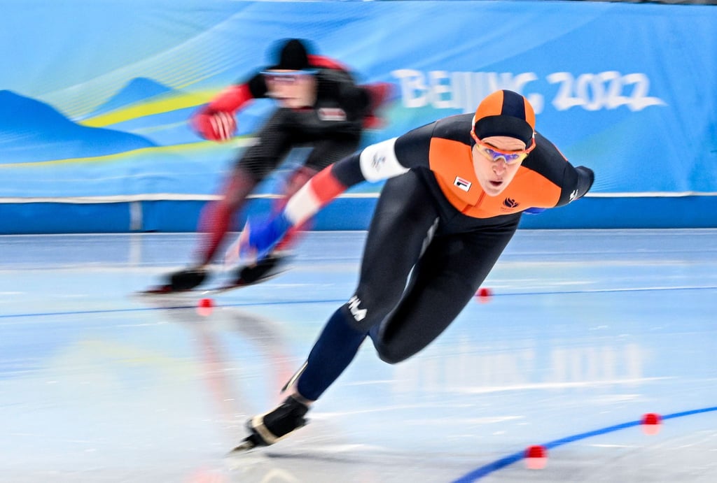 Die Eisschnellläuferin Ireen Wüst (r) aus den Niederlanden belegte bei ihrem letzten olympischen Rennen über 1000 Meter Rang sechs.
