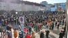 Gefüllter Marktplatz: Rund 1500 Teilnehmer versammelten sich am Sonntag, den 27. Februar 2022, zur Antikriegskundgebung vor dem Magdeburger Rathaus;  bereits am Sonnabend hatten rund 600 Magdeburger für ein Ende des Ukraine-Krieges demonstriert.