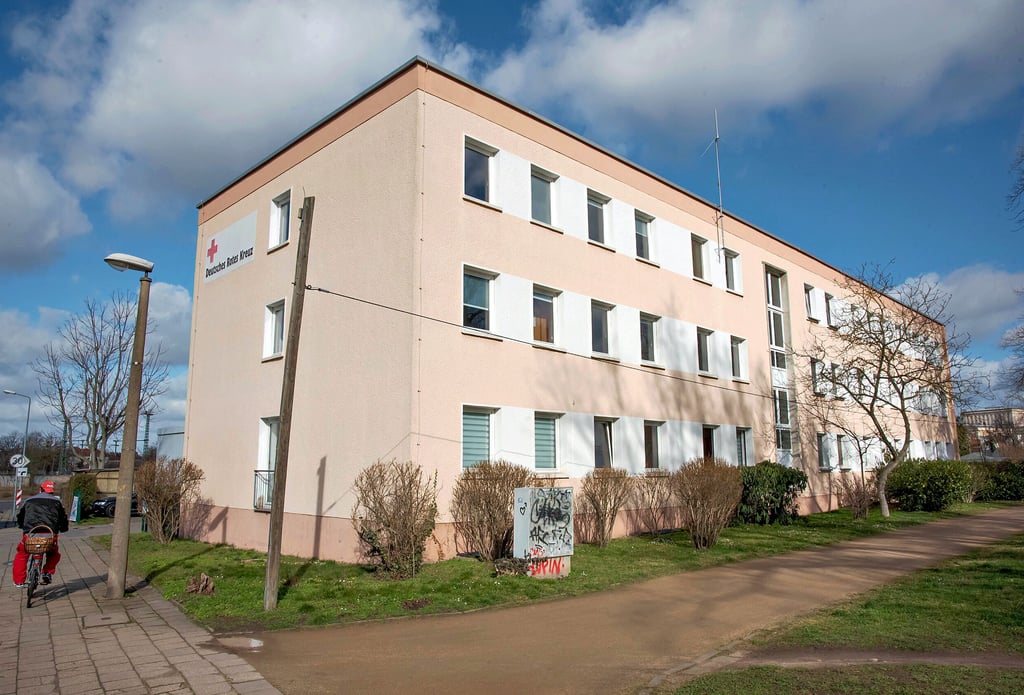 Das Gebäude in der Amalienstraße 138 wurde in den 1970-er Jahren gebaut und ist seitdem Sitz des DRK Dessau.