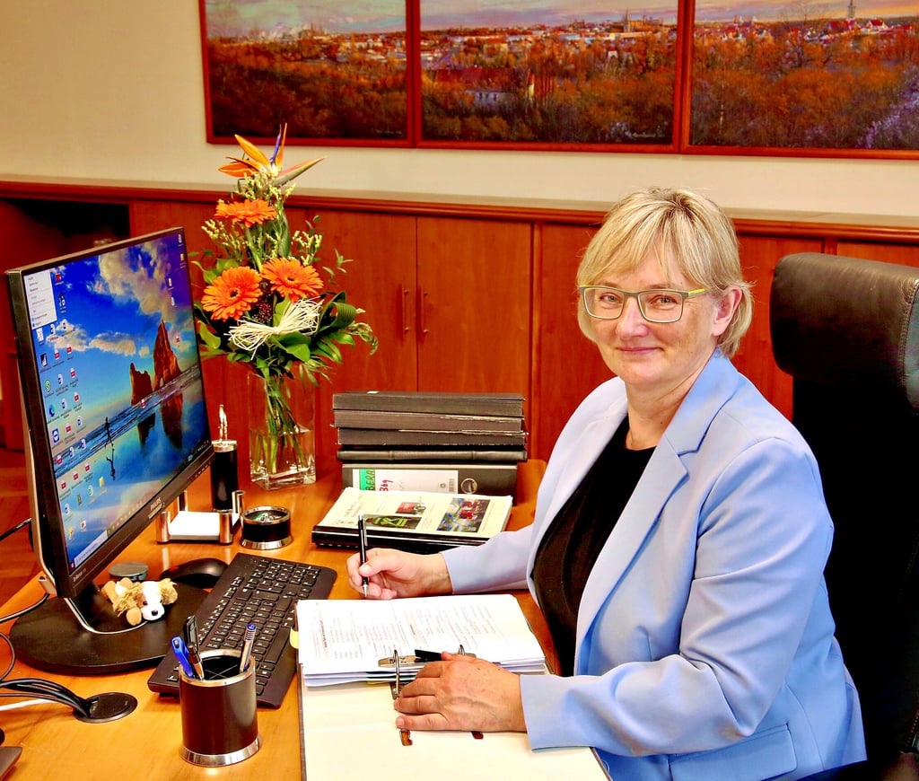 Silvia Ristow in ihrem neuen Büro. Für Bernburgs Oberbürgermeisterin beginnt am 1. März eine siebenjährige Amtszeit.