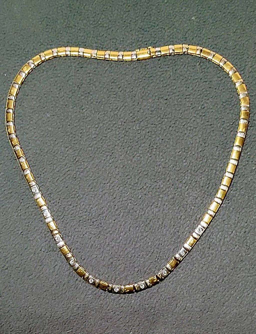 Das verlorene Collier