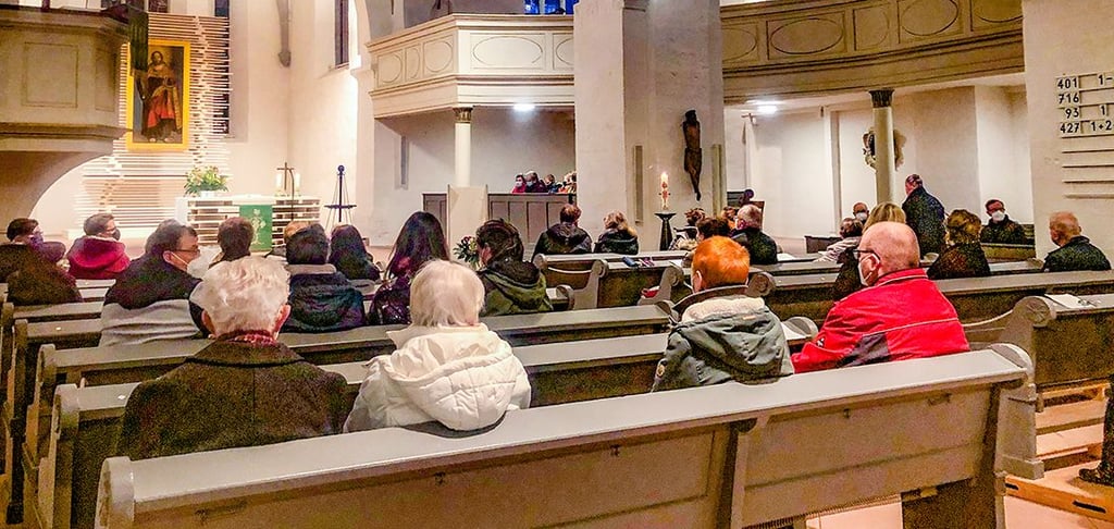 Beten für Frieden - das wird auch am kommenden Sonntag um 18 Uhr wieder in der Michaeliskirche Zeitz möglich sein.