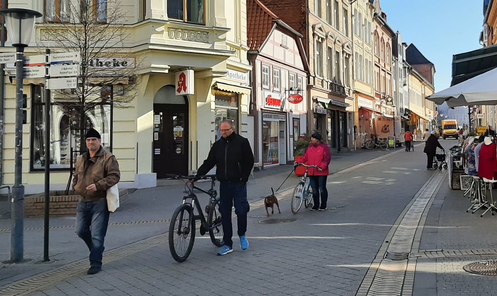 Die Schartauer Straße in Burg soll durch das Projekt eines Experimentier- und Wirtschaftscampus ein neuer Anziehungspunkt werden. Der Zenrumsbereich soll Platz für neue Innovationen schaffen und auch diue Aufenthaltsqualität erhöhen.