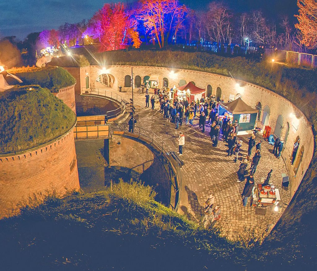 Das Ravelin 2 – hier ein Bild vom „Advent im Ravelin“ – ist ein Teil der historischen Magdeburger Festungsanlagen, das vom Sanierungsverein betreut wird.