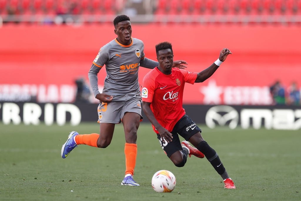 Ilaix Moriba bekam zwei mal die Gelbe Karte gegen RCD Mallorca.