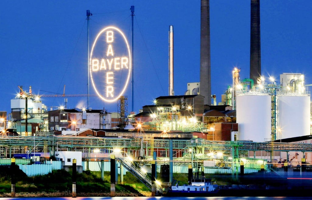Das Bayer Werk in Leverkusen. Bayer macht wieder einen Jahresgewinn.