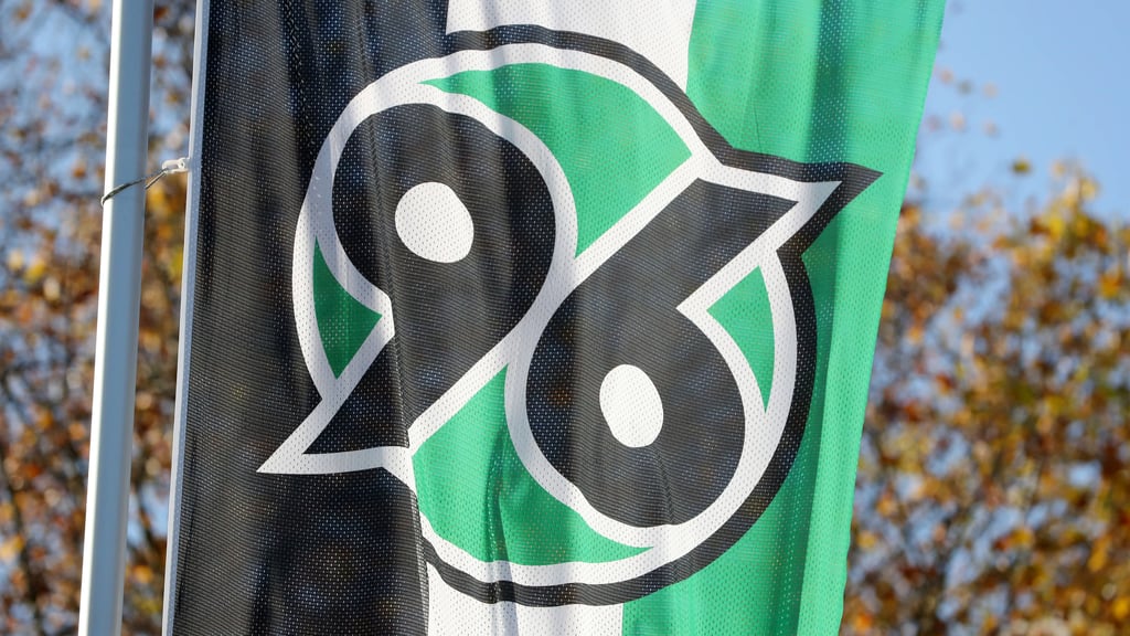 Hannover 96 schickt einen Bus mit Sachspenden an die ukrainische Grenze.