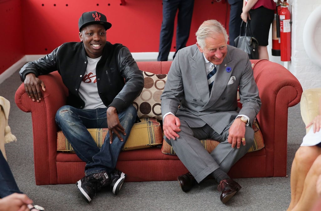 Prinz Charles (r) mit Youtuber Jamal Edwards bei der Eröffnung der Prince's Trust Summer Sessions 2013 in London.
