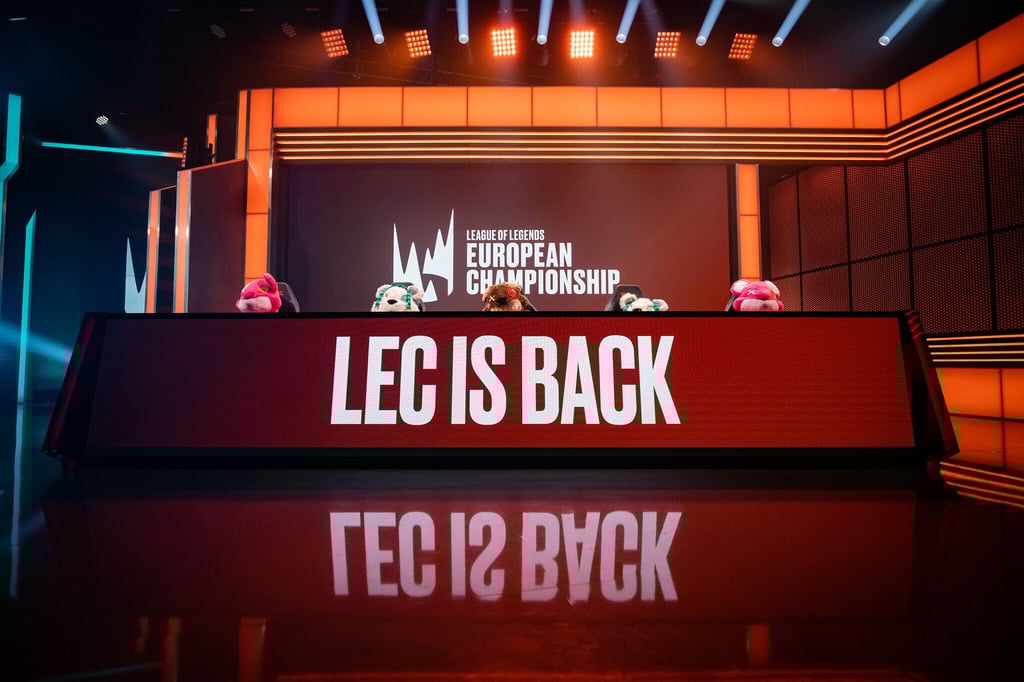 Auch in dieser Saison bleibt das LEC-Studio erst einmal leer – die Teams spielen online.